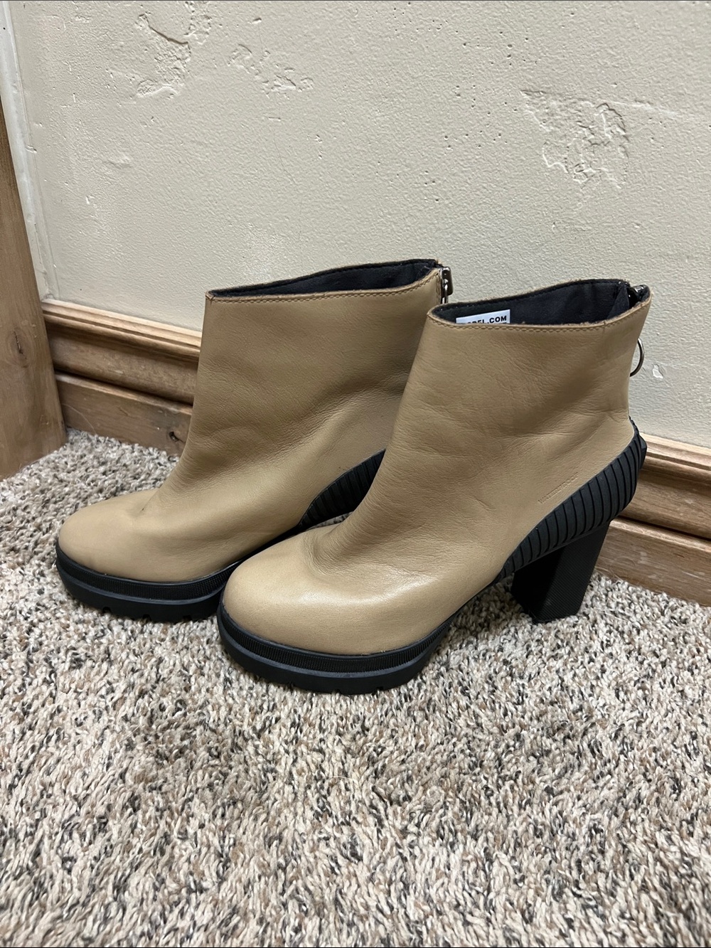 Sorel waterproof Tan Leather Chunky Heel Ankle Boots